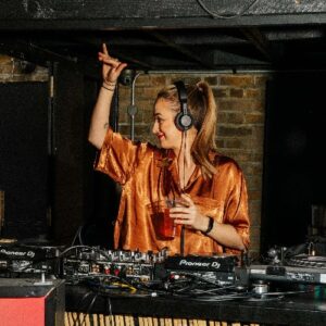 Lauren Lo Sung SUMMER GROOVERS Chart