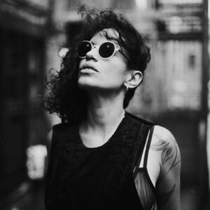 Joyce Muniz Flashes On The Floor Chart