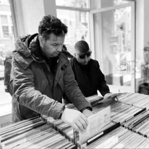 Earth n Days Wait A Minute Top 10 Chart